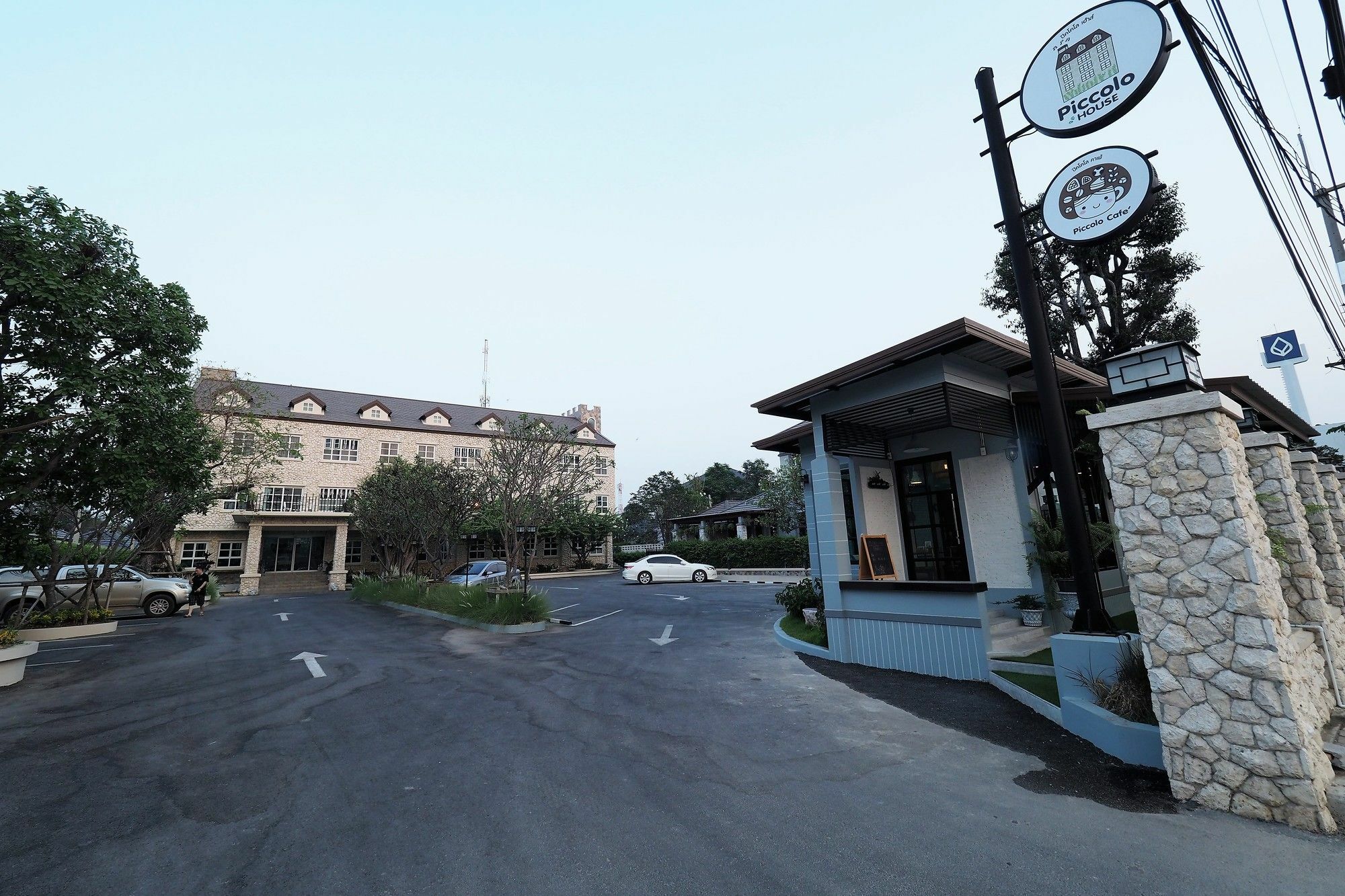 Hotel Piccolo House Suphanburi Esterno foto