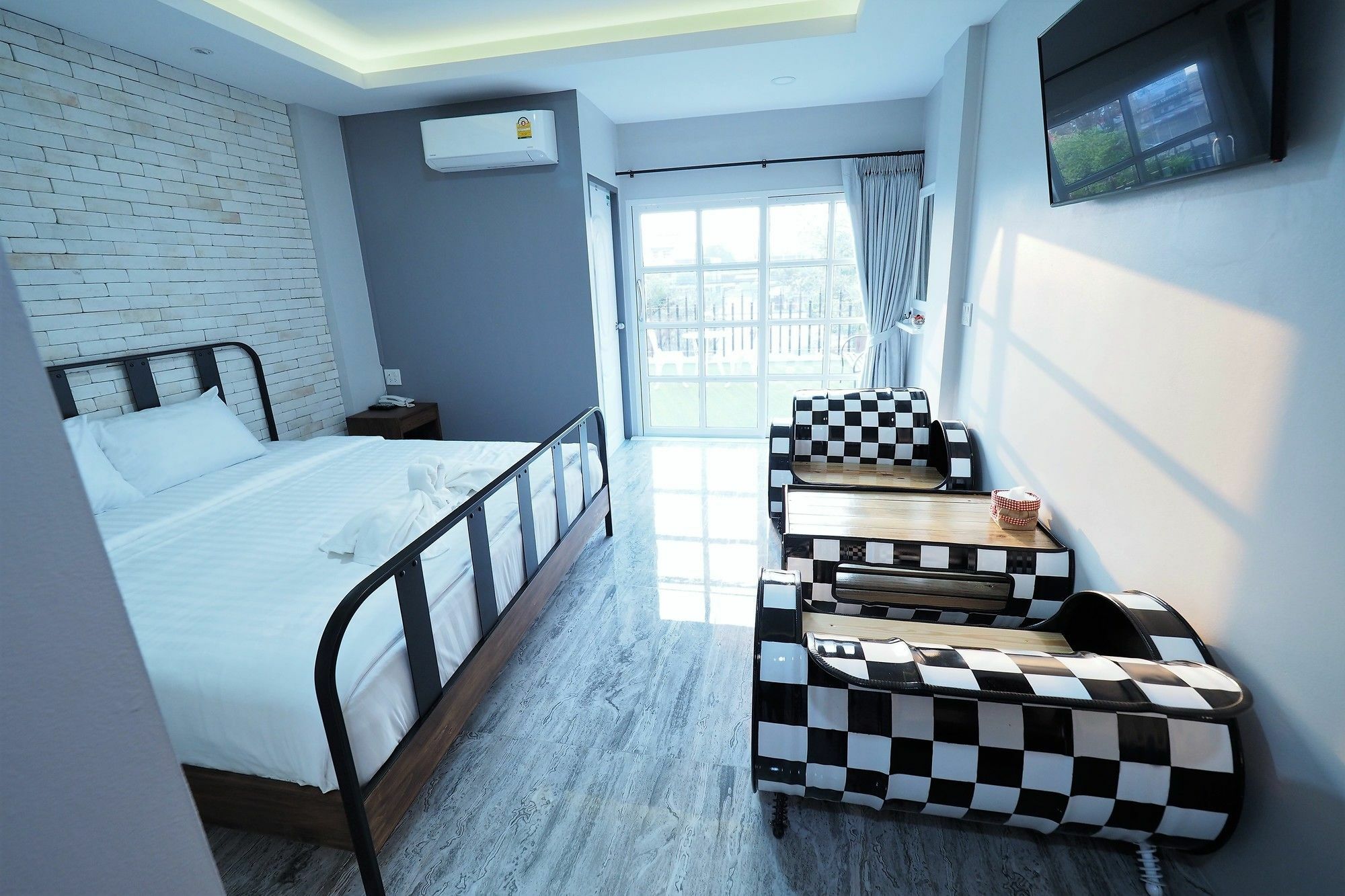 Hotel Piccolo House Suphanburi Esterno foto