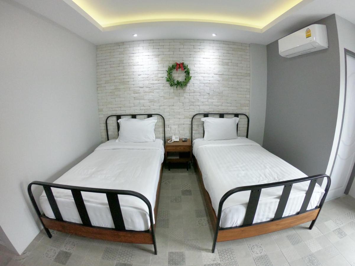 Hotel Piccolo House Suphanburi Esterno foto