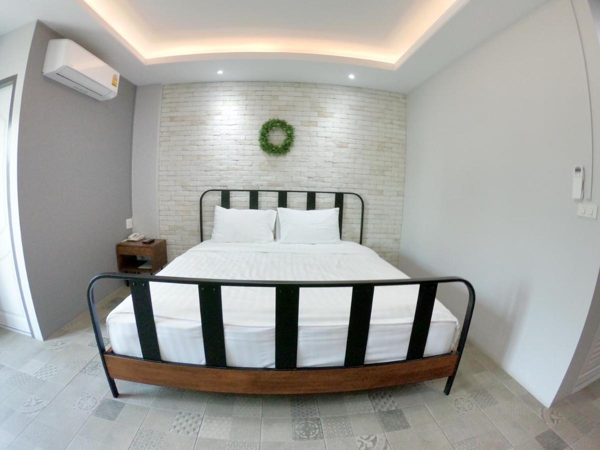 Hotel Piccolo House Suphanburi Esterno foto