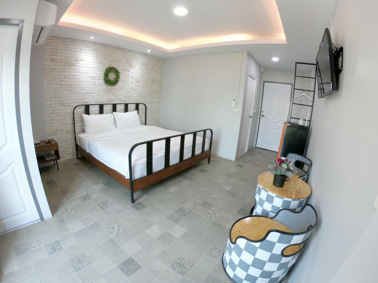 Hotel Piccolo House Suphanburi Esterno foto