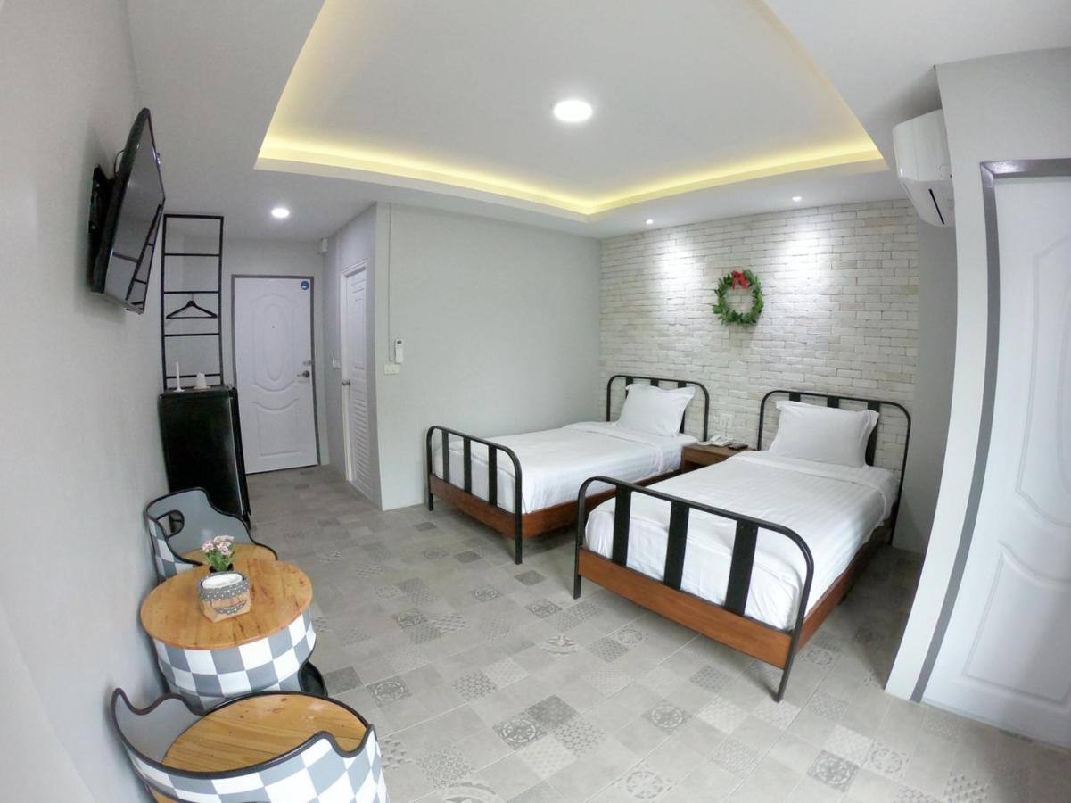 Hotel Piccolo House Suphanburi Esterno foto