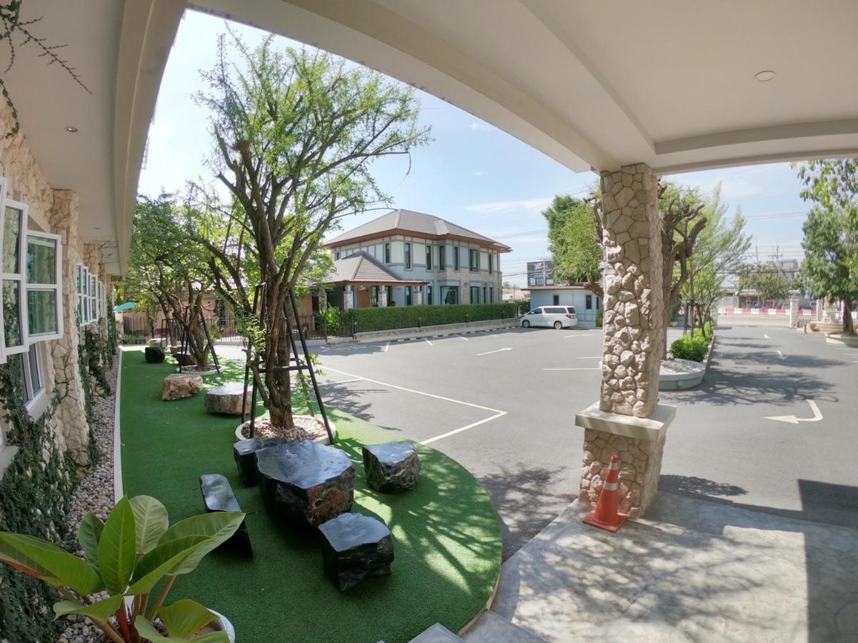 Hotel Piccolo House Suphanburi Esterno foto