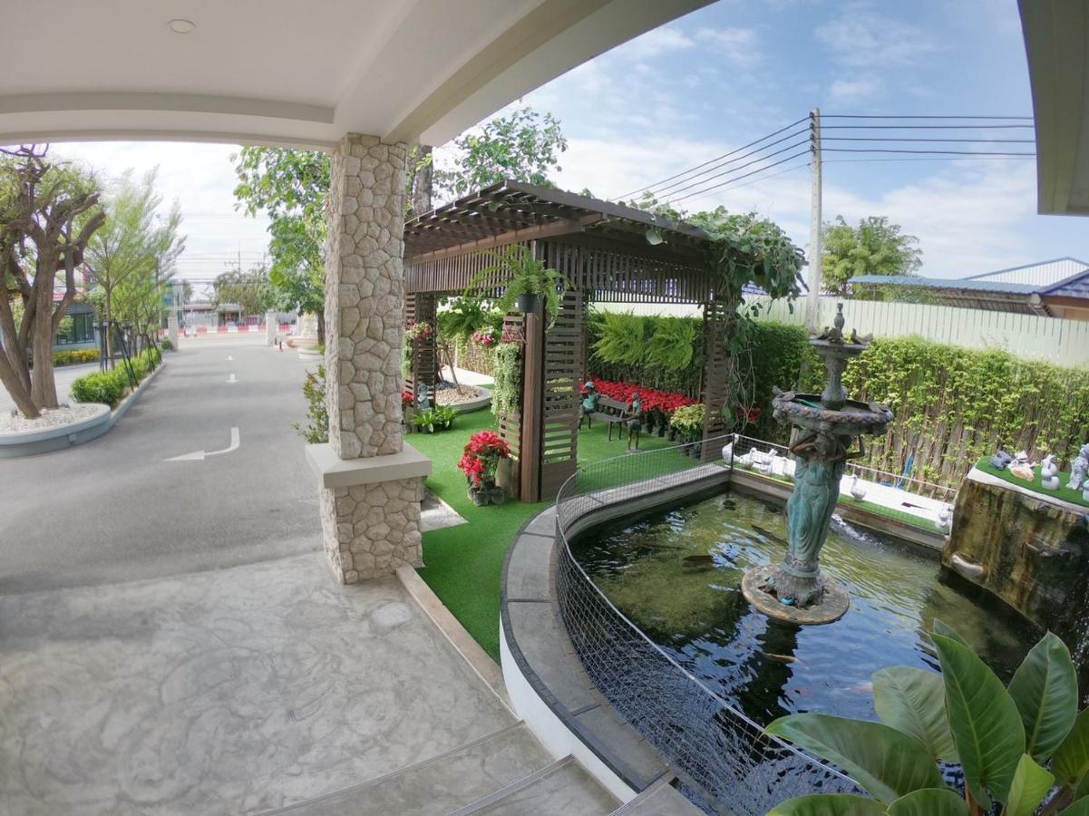 Hotel Piccolo House Suphanburi Esterno foto